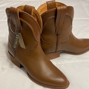 Dingo Brown Ankle Boots